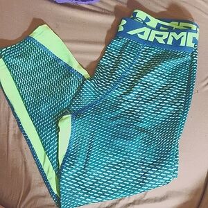 Under Armour youth medium underlayer
